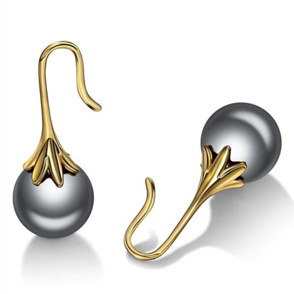 Jewelry - Elegant Grey Pearl Earrings